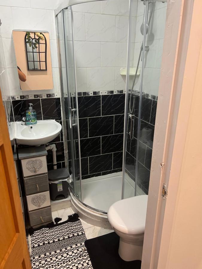 Zams Rooms Stoke-on-Trent Extérieur photo
